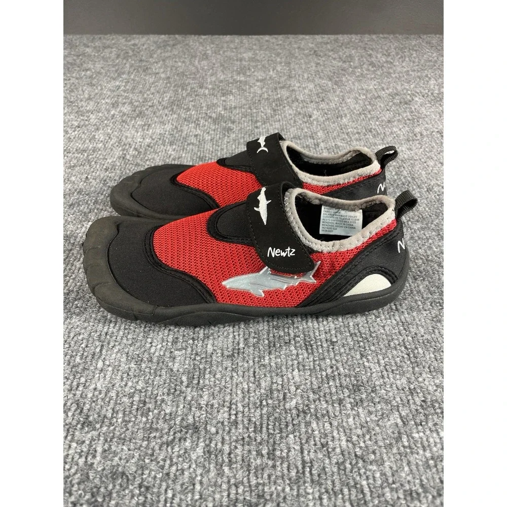 Newtz Kids Swim Shoes Size 2/3 Water Shoes Black And Red